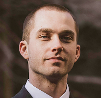 Thomas Whitfield, analista de trading y experto en el mercado de criptomonedas, retratado