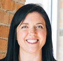 Sophie Hartwell, responsable de atención al cliente del equipo de servicio, en un retrato